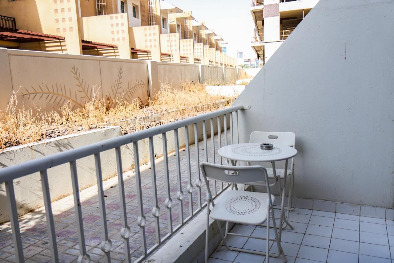 Apartment Shh - Furnished Studio In Knight Bridge Court A, Jvc Dubai
