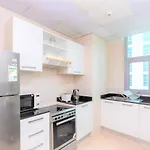 Gorgeous 1 Bed With Balcony - Beach Walk Distance
