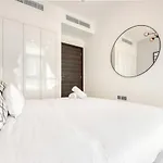 Charismatic 3Br Townhouse At Damac Hills 2 Dubailand By Deluxe Holiday Homes