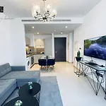 Mira Holiday Homes - Newly Furnished 1 Bedroom In Creek Vista Tower B Sobha Hartland