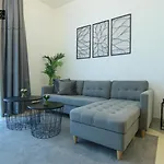 Mira Holiday Homes - Newly Furnished 1 Bedroom In Creek Vista Tower B Sobha Hartland