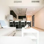 Higuests - Chic Apt Near Dubai Marina Walk With Pool And Gym