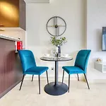 Welcoming Studio At Sky Gardens Difc By Deluxe Holiday Homes