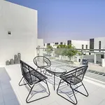 Flawless 3Br Townhouse With Assistant\'S Room At Damac Hills 2 By Deluxe Holiday Homes