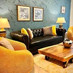 Cozy 2 Bedroom Apartment Dubai