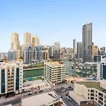 A Living Luxury Studio - Studio One Dubai Marina