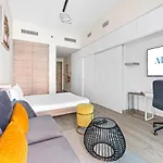 A Living Luxury Studio - Studio One Dubai Marina