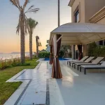 Maison Privee - Exclusive Villa With Private Pool, Garden & Beach