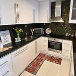 Stunning Canal And Palm View Apartment \'Best Unit\'