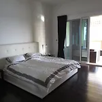 Yanjoon Holiday Homes - Palm Jumeirah Marina Residence
