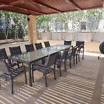 2 Bedroom Holiday Home Apartment With Pool View Brand New