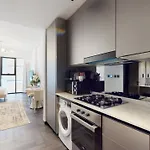 O Ten, Al Jadaf - Chic Studio
