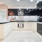 Chic 1Br At The Signature Downtown Dubai By Deluxe Holiday Homes