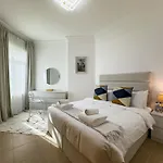 Beachfront 2Br - Private Beach In Palm Jumeirah
