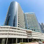 Luxury 1-Bedroom Oasis Near Downtown Dubai