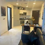 Trendy 1Br On Business Bay Canal