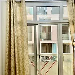 Robin Hostel For Boys