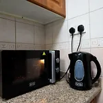 Robin Hostel For Boys