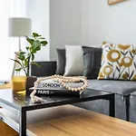 Lavish 2Br With Charming Marina View
