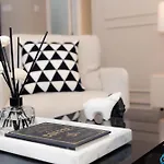Prime Spacious 2 Bedroom Apt, Burj Khalifa & Canal View - Scala Tower