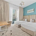 Unwind In Style In La Vie 2Br With Beach Access