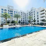 Delightful 2Br Apartment In Town Square Safi 1A, Dubailand By Deluxe Holiday Homes