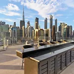 Waves - Sophisticated Studio Living In Business Bay, Dubai