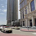 Fabulous Canal Views Al Habtoor City