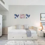 Chic Studio In Marina Diamond 2, Dubai Marina By Deluxe Holiday Homes