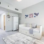 Chic Studio In Marina Diamond 2, Dubai Marina By Deluxe Holiday Homes