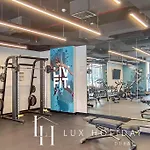 Lux Contemporary Suite With Full Marina View 6