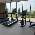 Bright New Studio With Pool & Gym Access, 5 Min From Gardens Metro