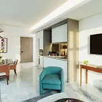 Th8 Palm Dubai Beach Resort, Vignette Collection By Ihg