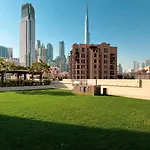 Magnificent 4 Bedroom Apartment, Bellevue Tower