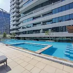 Beautifully Designed 3Br With Canal Views In Business Bay