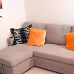 Renovated Cozy One Bed Apt D2-1007