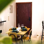Renovated Cozy One Bed Apt D2-1007