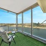 Luxurious 1Bhk In D1 Tower With Stunning Creek Views, Close To Airport & Downtown