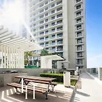 Lux The Marina Vista Beachfront Suite 4