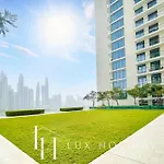 Lux The Marina Vista Beachfront Suite 4