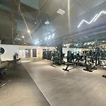 Modern Studio In Sterling East