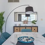 Amazing Cozy 1-Bedroom Apartment Perfect For 4 In Dubai Marina