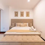 Chic 1-Bedroom Getaway With Downtown Living Charm