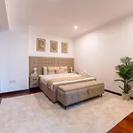 Chic 1-Bedroom Getaway With Downtown Living Charm