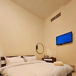Room With Bathroom Near Beach Walk La Mer Beach Oima Leasing Property