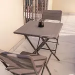 Relaxing 1-Bedroom Apartment In Al Barshaa South