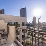 Relaxing 1-Bedroom Apartment In Al Barshaa South