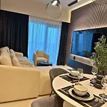 Smartstay At Burj Royale - Unique Downtown Dubai City Views - Brand New Luxury Apartments
