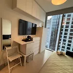 Private Room Of A Residential Tower For 1 Lady Pool & Downtown View & Parking Minimum Staying Of 3 Nights