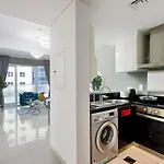 Spectacular 1Br In Damac Heights By Livbnb